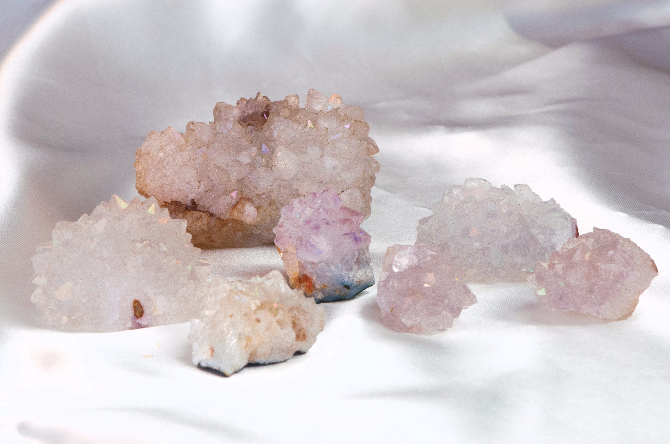 Prisme cristal arc en ciel avec quartz rose de Crystolvern bijoux p